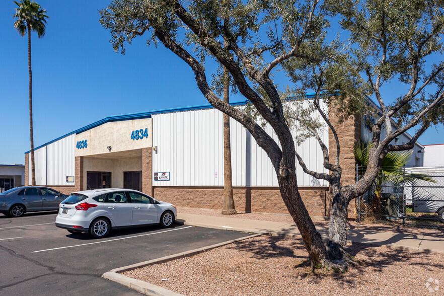 5002 S 40th St, Phoenix, AZ for lease - Building Photo - Image 3 of 5