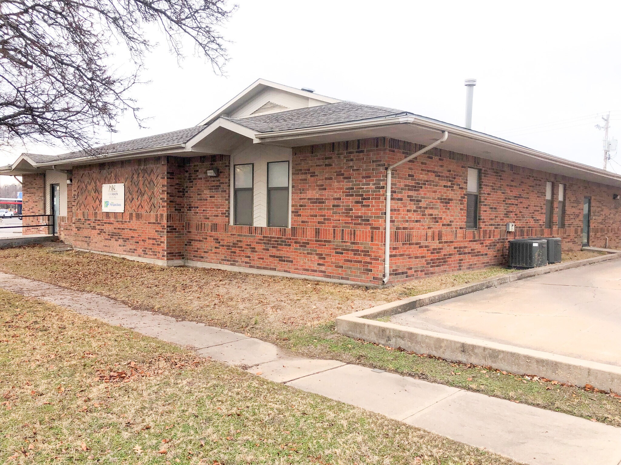 1809 Main St, Winfield, KS for sale Primary Photo- Image 1 of 1