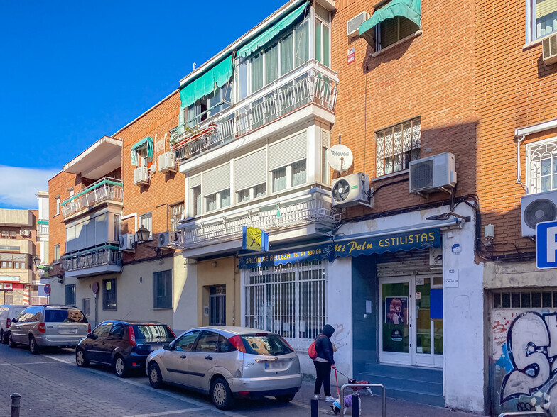 Calle Sierra Gádor, 17, Madrid, Madrid for sale - Building Photo - Image 2 of 2