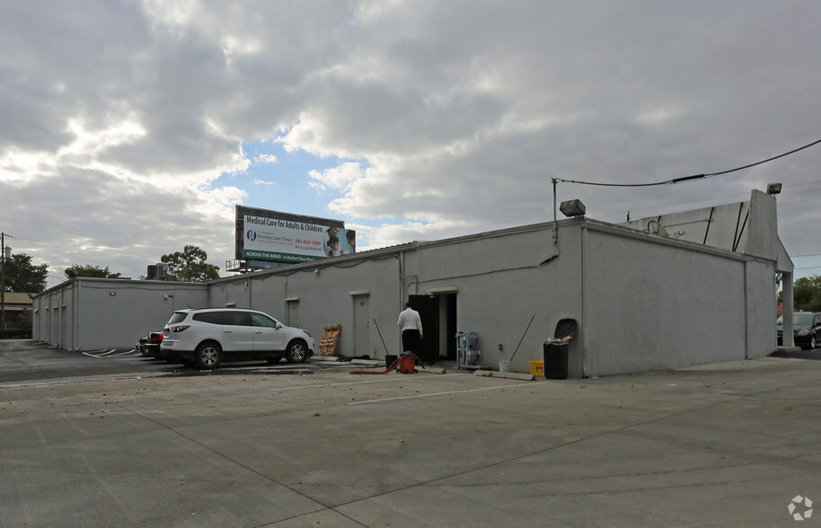 7341-7353 Lake Worth Rd, Lake Worth, FL for lease - Building Photo - Image 2 of 4