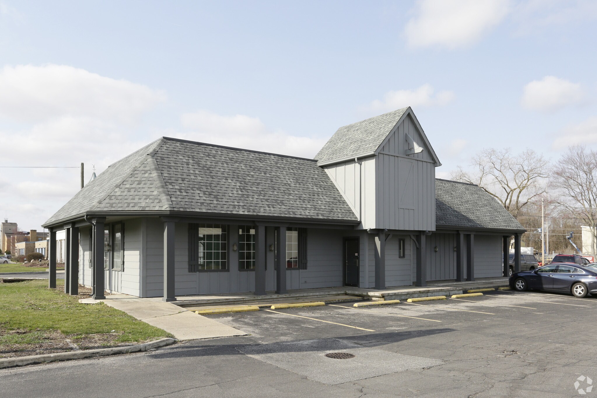 52313 In-933, South Bend, IN for sale Primary Photo- Image 1 of 1