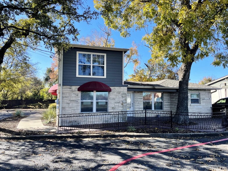 519 N Bell Blvd, Cedar Park, TX for lease - Building Photo - Image 2 of 14