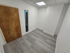 12550 Biscayne Blvd, North Miami, FL for lease Interior Photo- Image 1 of 3