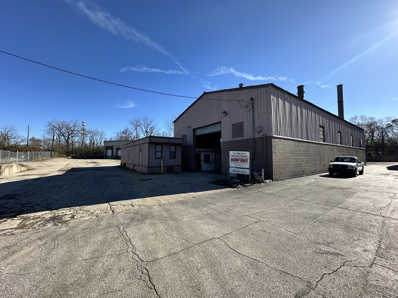 3601 E 9th St, Indianapolis, IN for sale - Building Photo - Image 1 of 32