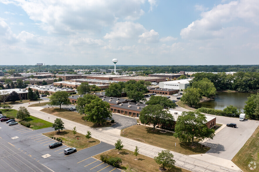 600-650 Executive Dr, Willowbrook, IL for lease - Aerial - Image 3 of 7