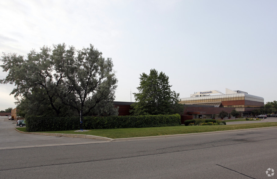 5770 Ambler Dr, Mississauga, ON for lease - Primary Photo - Image 1 of 2