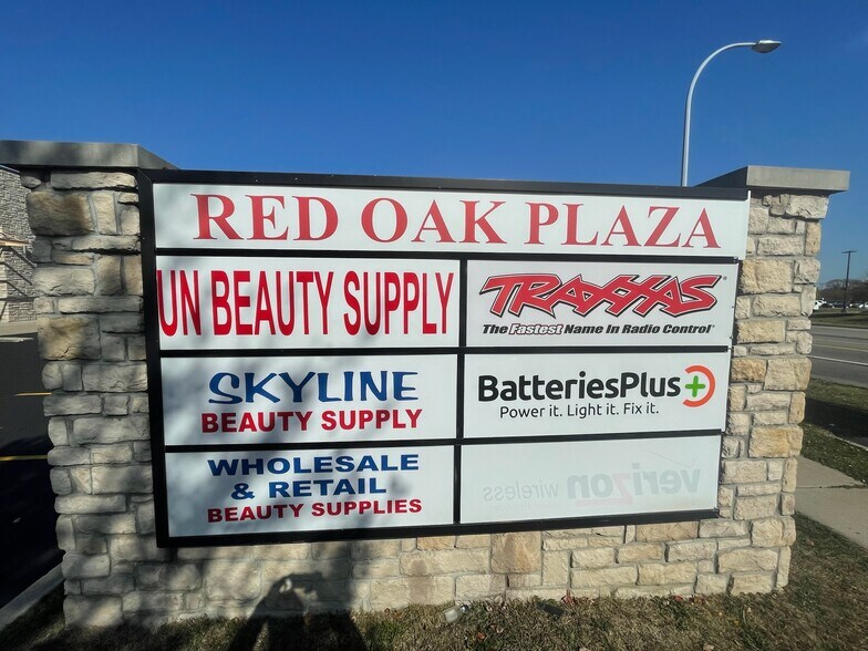 31075 John R Rd, Madison Heights, MI for lease - Building Photo - Image 3 of 4