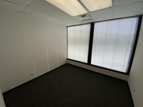 540-550 W Frontage Rd, Northfield, IL for lease Interior Photo- Image 1 of 3