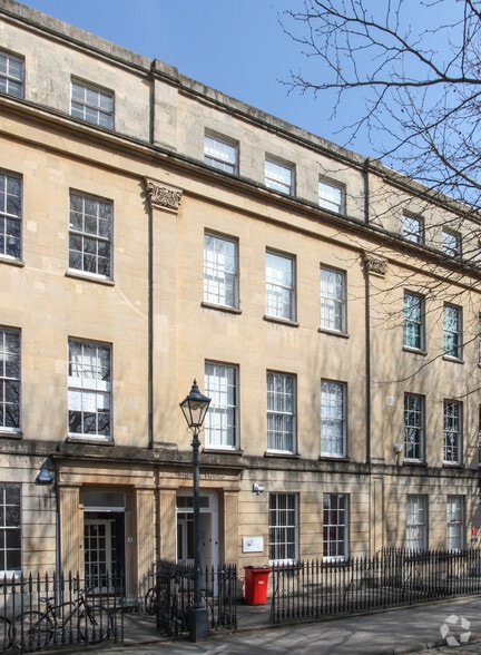 4 Queen Sq, Bristol for sale - Primary Photo - Image 1 of 1