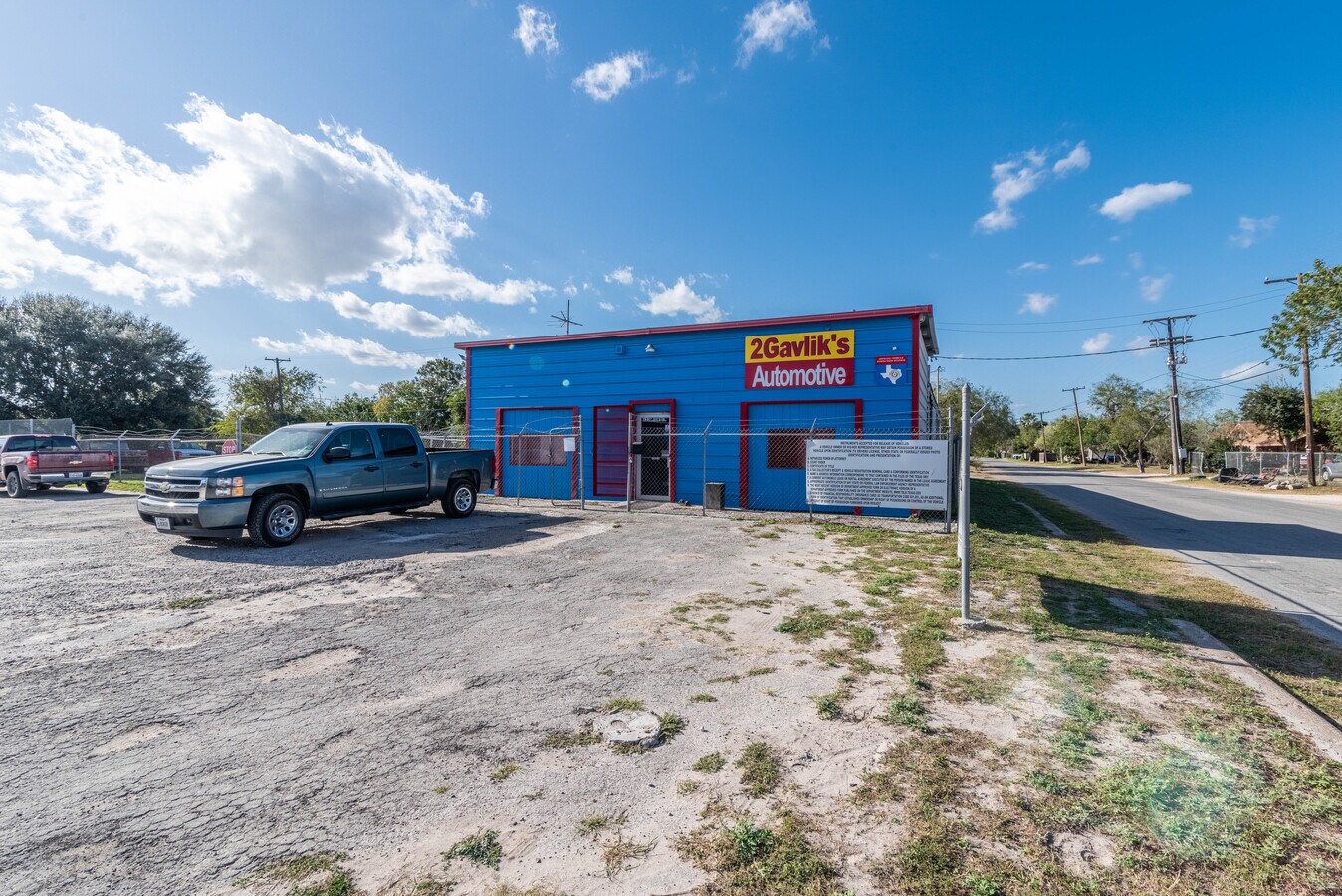 623 N Front St, Mathis, TX 78368