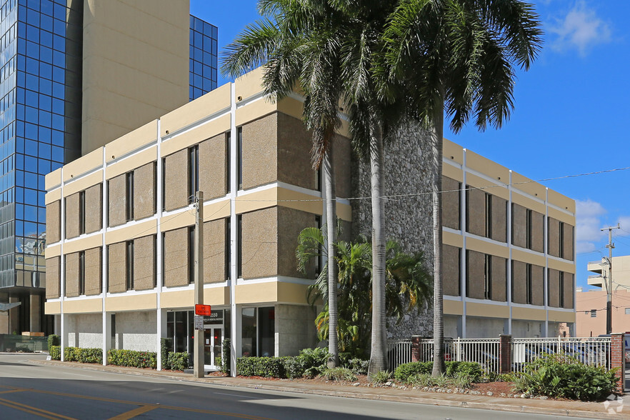 2550 S Douglas Rd, Coral Gables, FL for lease - Building Photo - Image 1 of 26