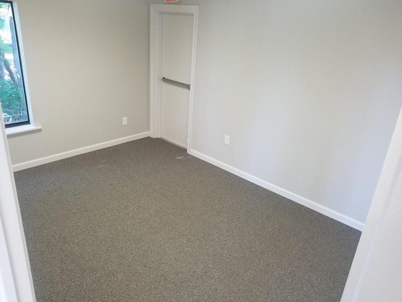 161-163 Boston Post Rd, Waterford, CT for lease - Interior Photo - Image 3 of 19