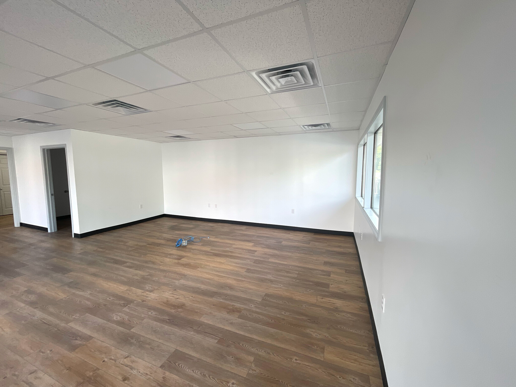 1409 Greenbag Rd, Morgantown, WV for lease Interior Photo- Image 1 of 7