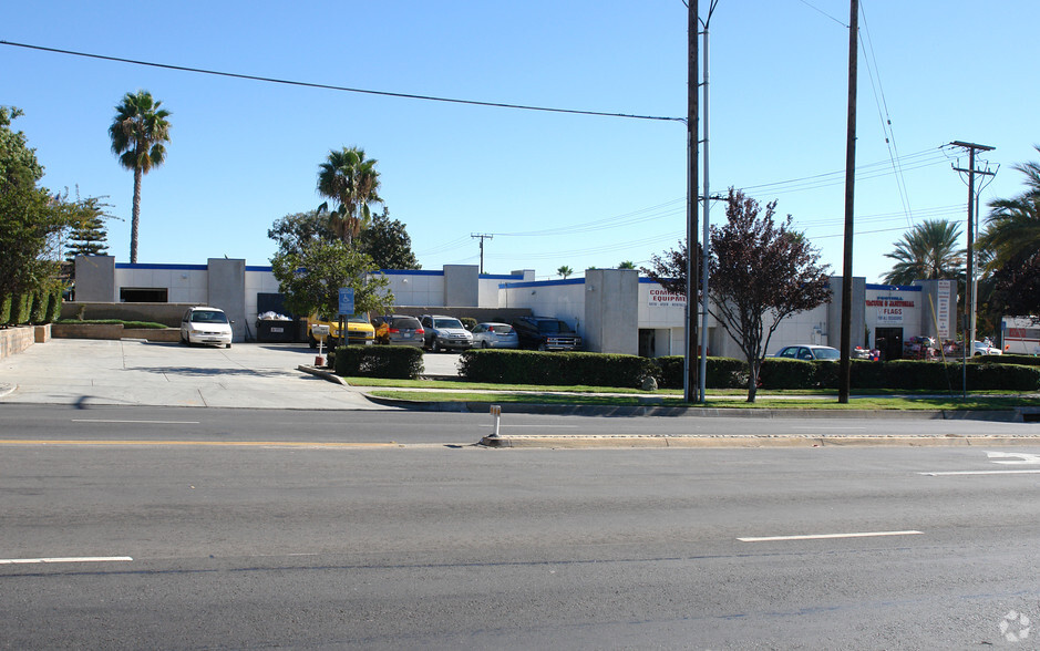 1595 W Foothill Blvd, Upland, CA for lease - Building Photo - Image 2 of 8