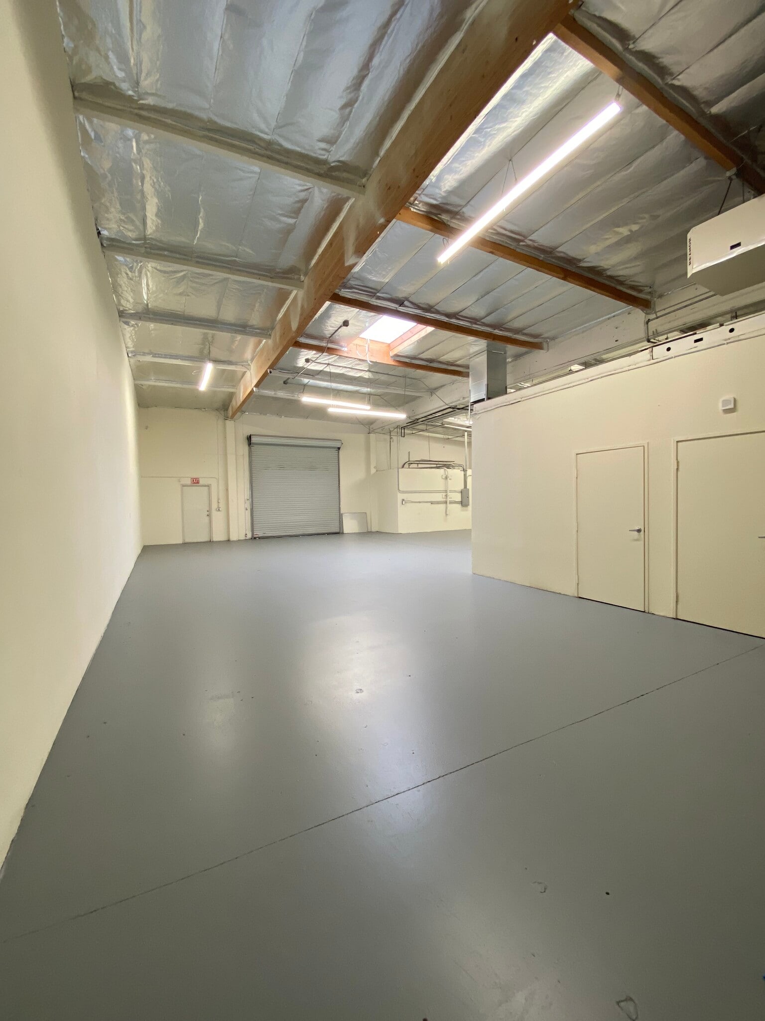 9001 Oso Ave, Chatsworth, CA for lease Interior Photo- Image 1 of 6