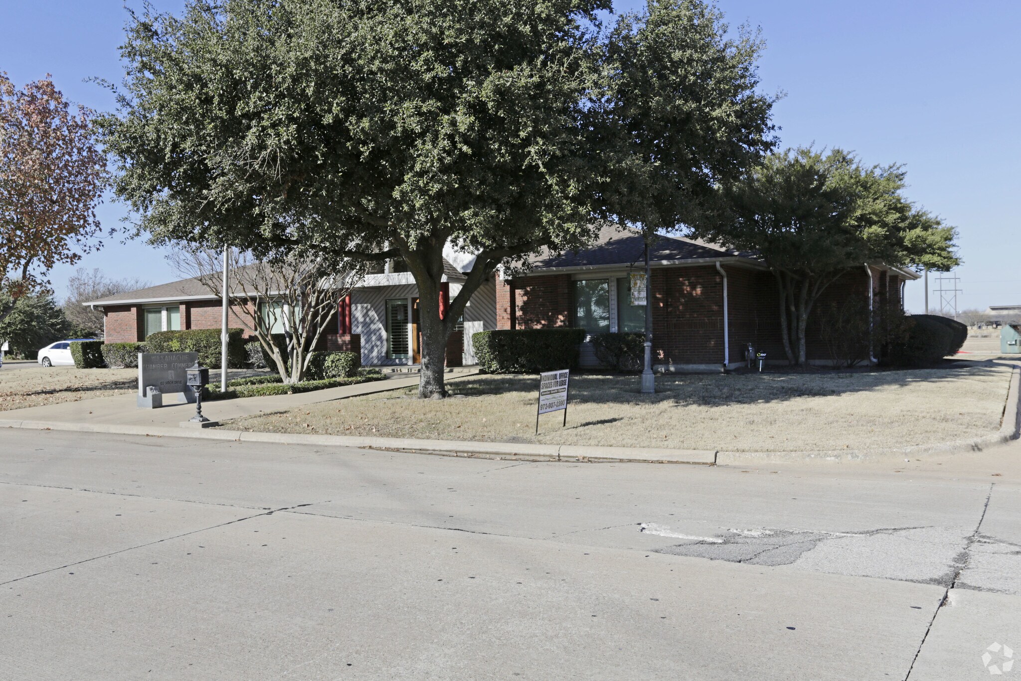 102 Ymca Dr, Waxahachie, TX for sale Primary Photo- Image 1 of 1