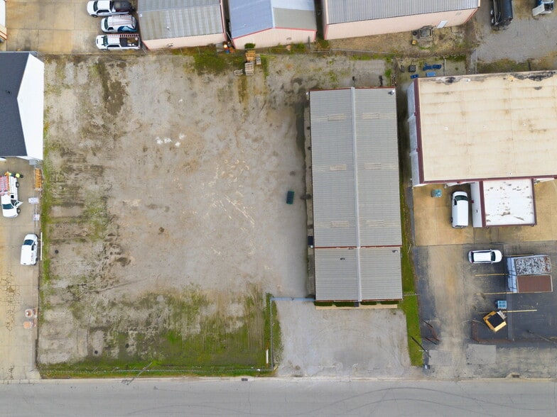 4611 Pinewood Rd, Louisville, KY for sale - Building Photo - Image 3 of 9