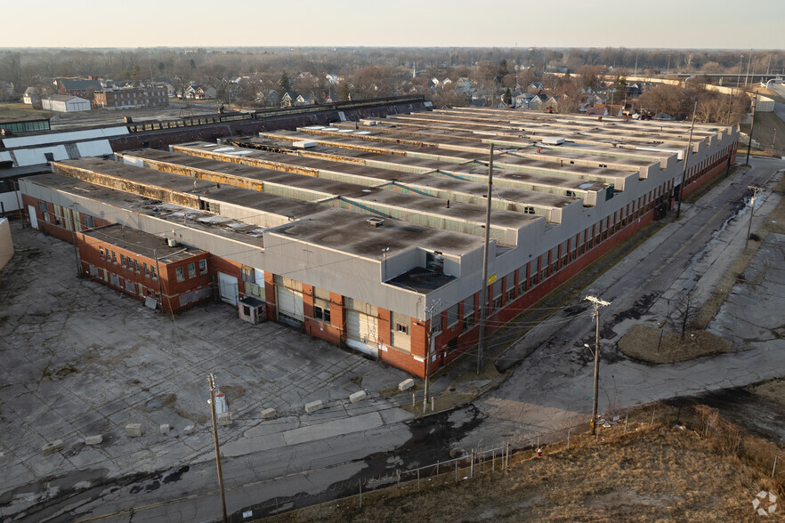 2411 Albion St, Toledo, OH for sale - Building Photo - Image 3 of 7