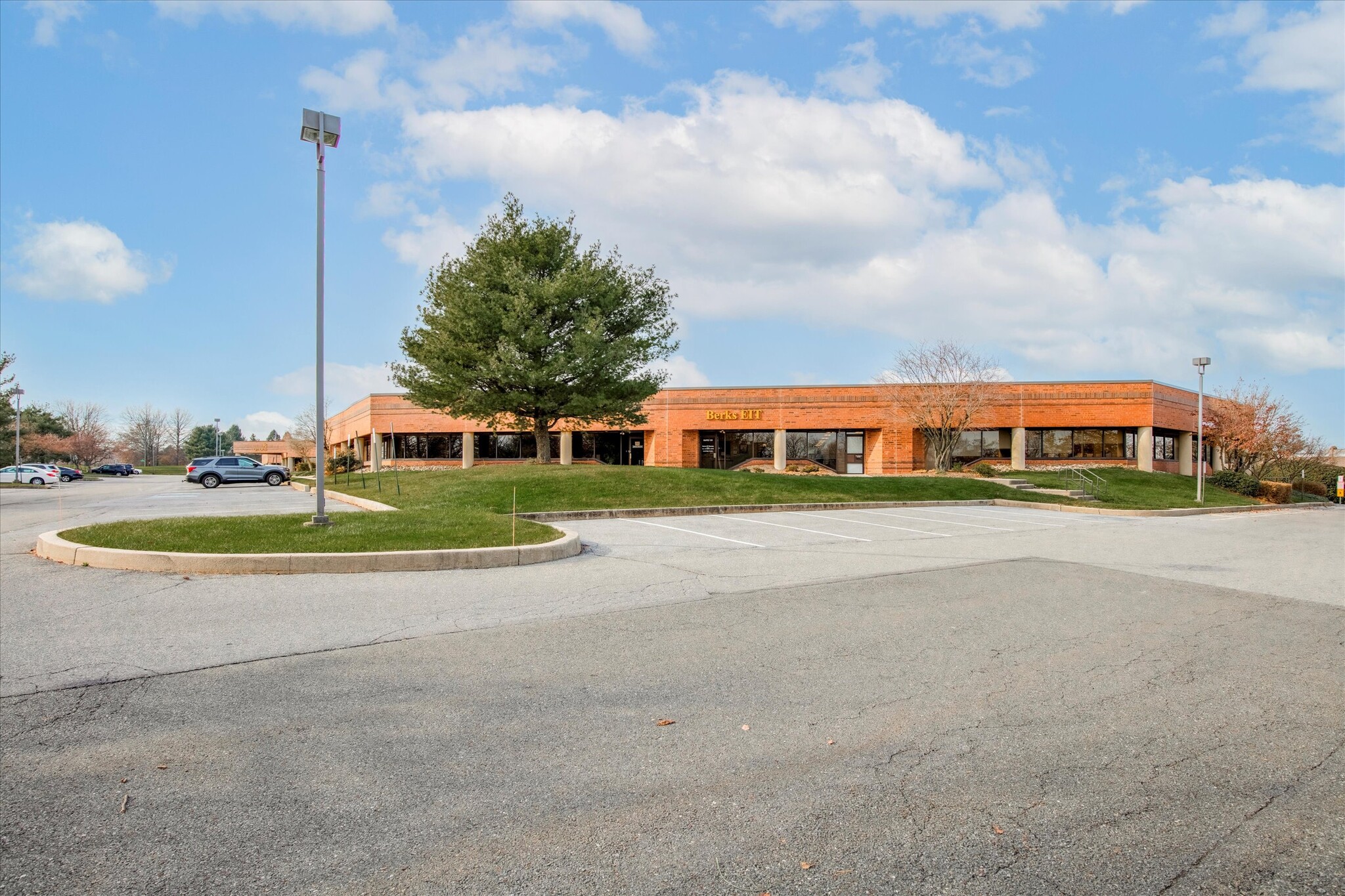 1125 Berkshire Blvd, Wyomissing, PA for lease Building Photo- Image 1 of 6