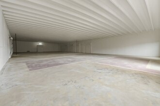 611 NE 42nd St, Deerfield Beach, FL for lease Interior Photo- Image 2 of 4