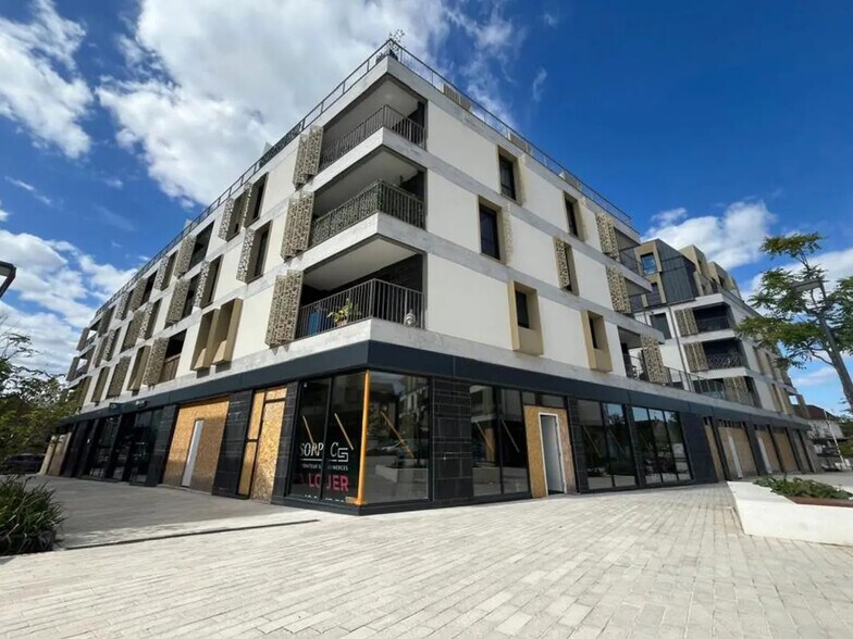 Retail in Draveil for sale - Building Photo - Image 1 of 4