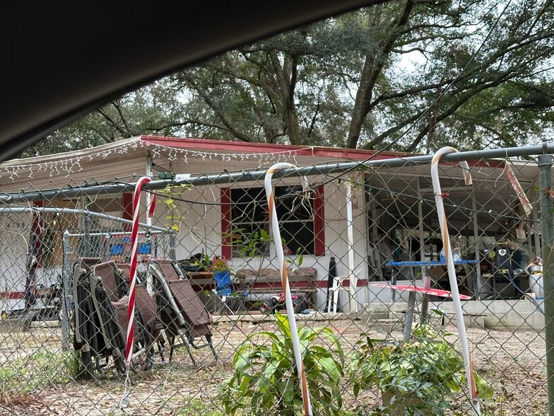 4355 Archer Trust portfolio of 5 properties for sale on LoopNet.com - Building Photo - Image 3 of 7