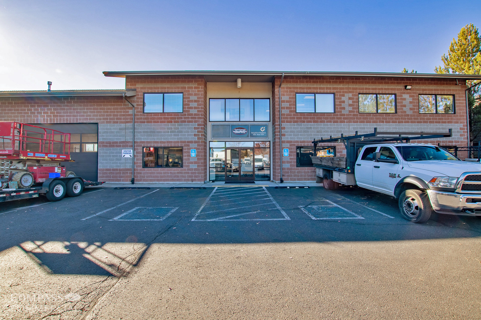 2747 SW 6th St, Redmond, OR for lease Building Photo- Image 1 of 10