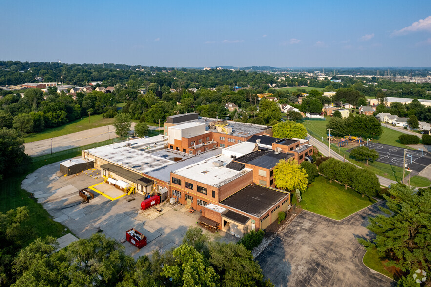 435 School Ln, Plymouth Meeting, PA for lease - Building Photo - Image 3 of 7