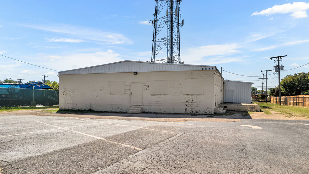 1206 TX-180, Arlington, TX for lease - Building Photo - Image 3 of 27