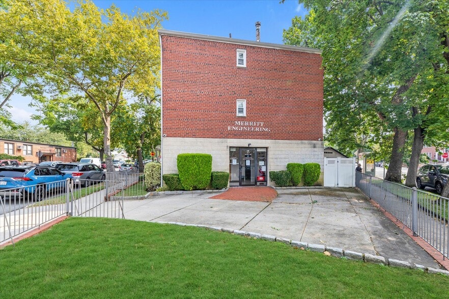 2815 Bayside Ln, Flushing, NY for sale - Building Photo - Image 2 of 11