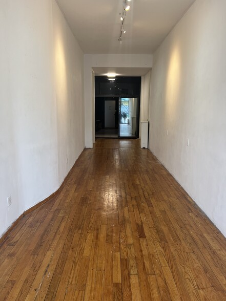 154 Knickerbocker Ave, Brooklyn, NY for lease - Interior Photo - Image 3 of 3