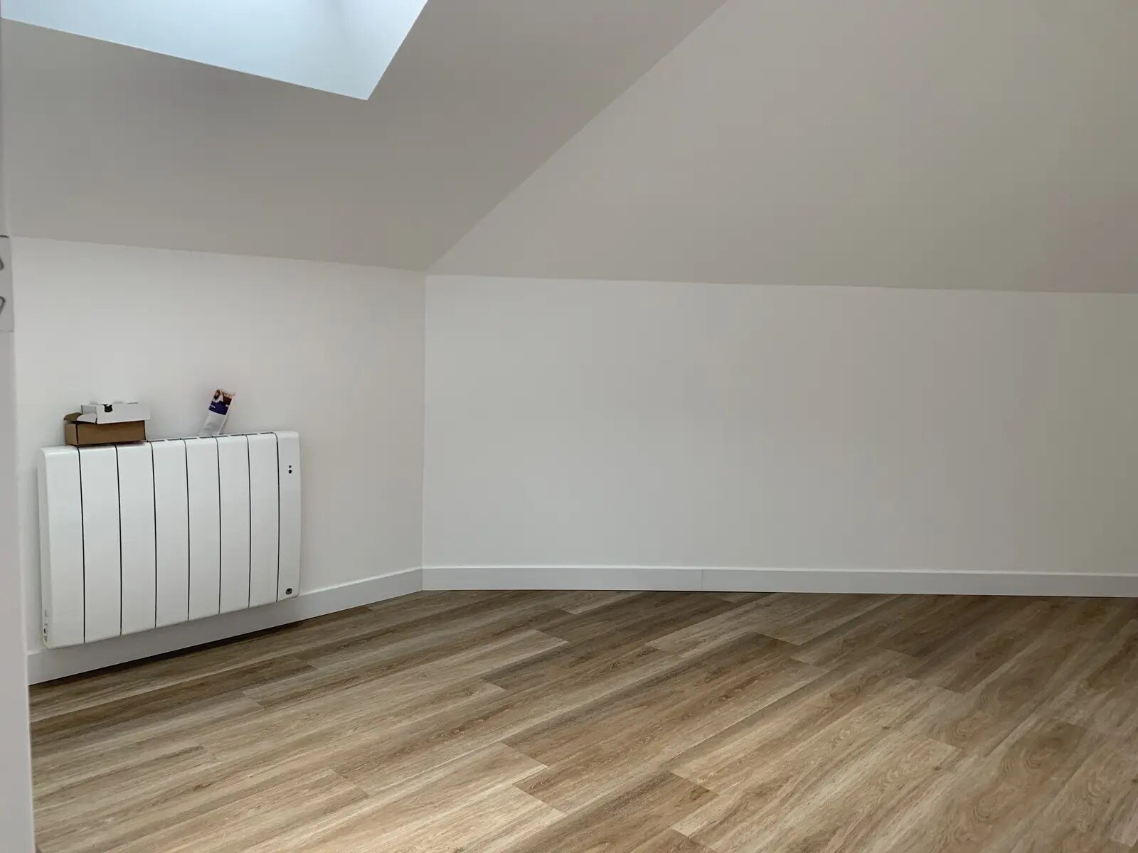 Office in Ploërmel for lease Interior Photo- Image 1 of 2