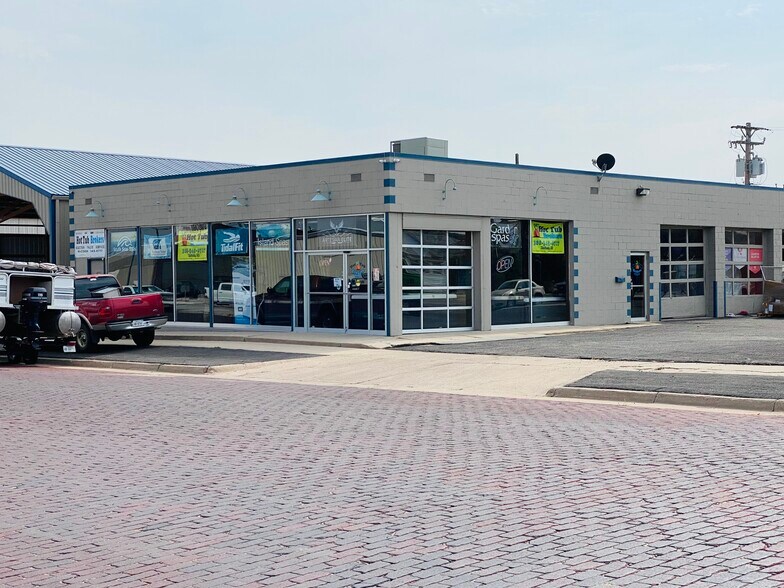 210 W 3rd St, McCook, NE for sale - Building Photo - Image 1 of 1