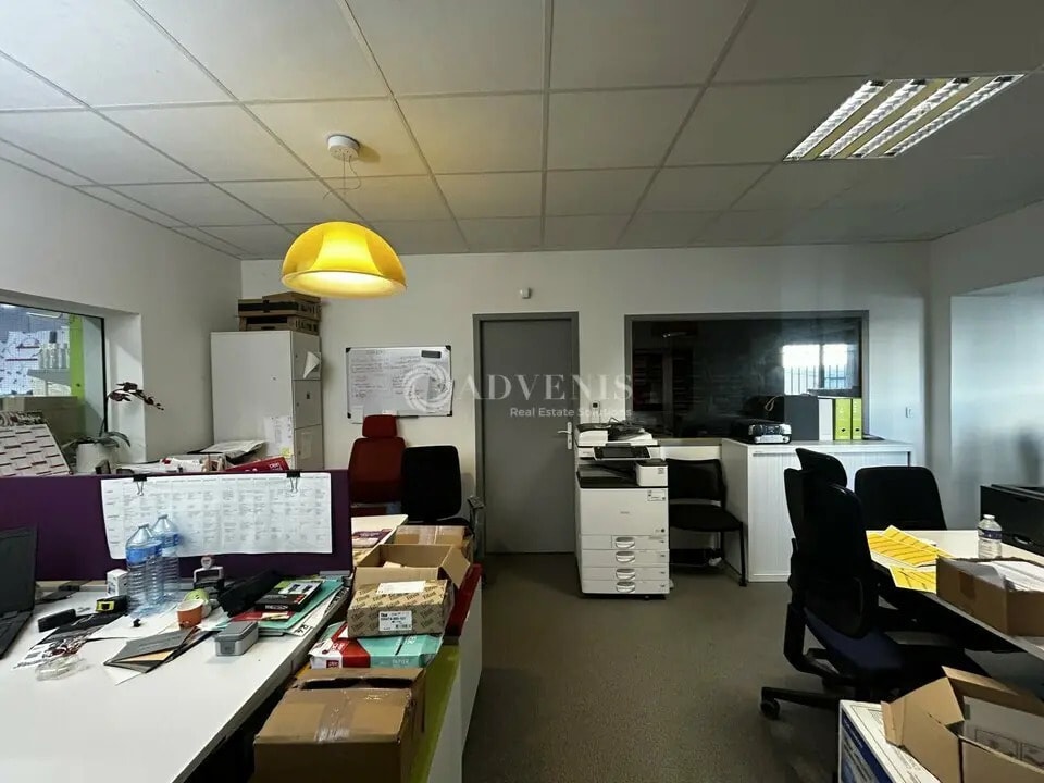 Retail in  for lease Interior Photo- Image 1 of 4