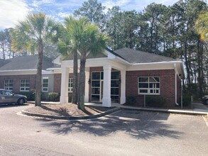 3040 N Highway 17, Mount Pleasant, SC for lease Building Photo- Image 1 of 11