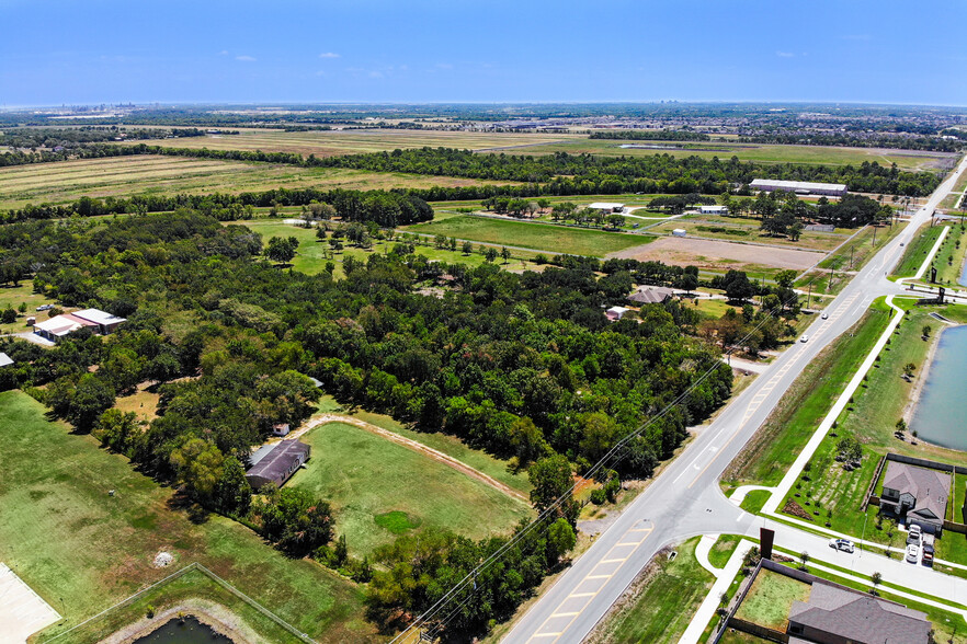 9920 Garth Rd, Baytown, TX for sale - Building Photo - Image 1 of 11