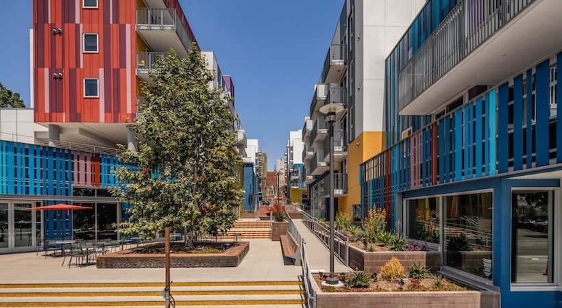 555 N Spring St, Los Angeles, CA for lease - Building Photo - Image 3 of 15