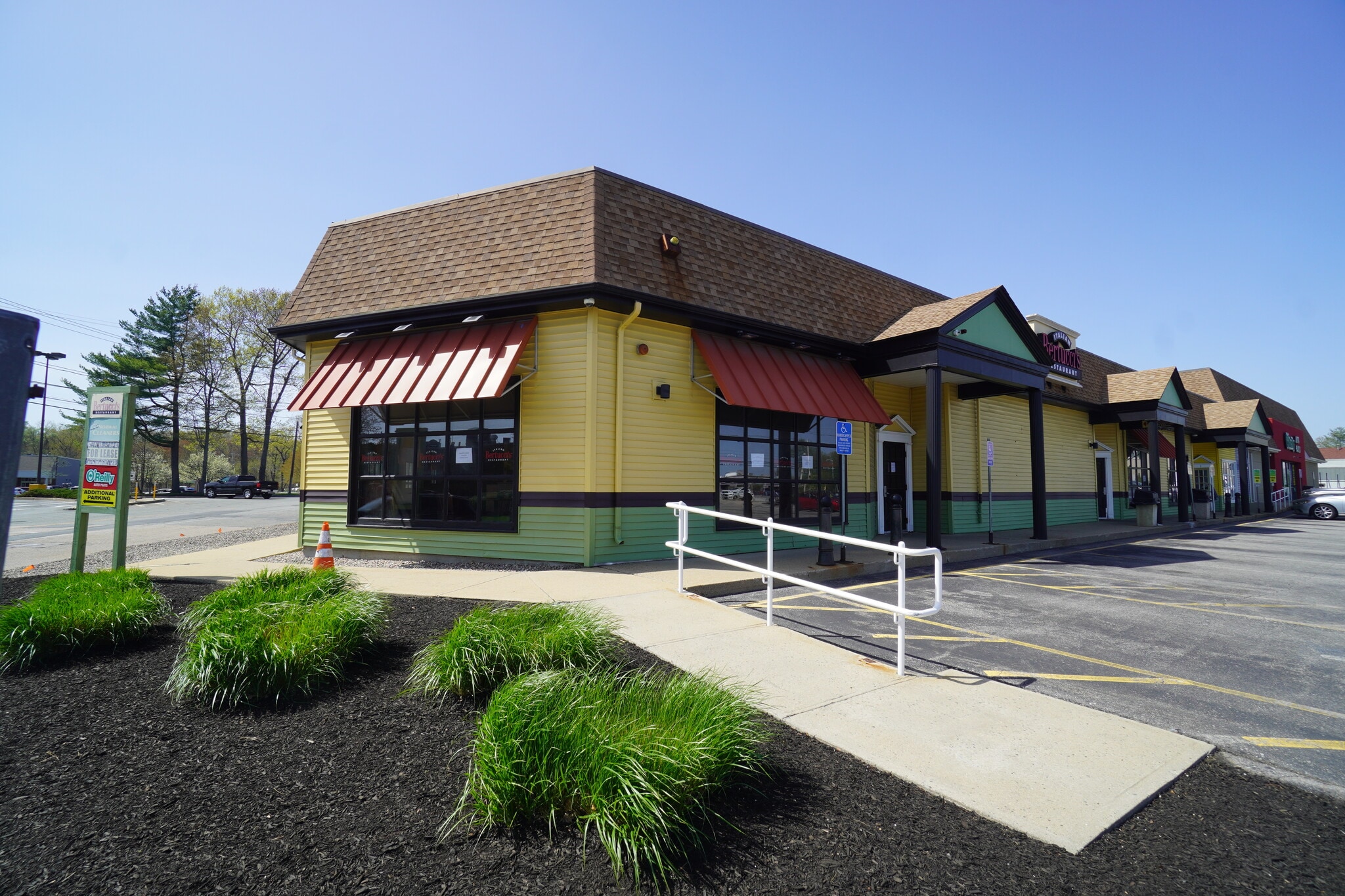 1405 Boston Providence Hwy, Norwood, MA for lease Building Photo- Image 1 of 9