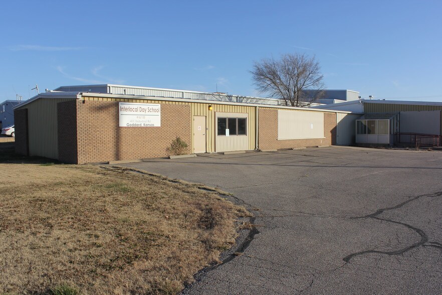 401 Industrial Rd, Goddard, KS for sale - Building Photo - Image 1 of 1