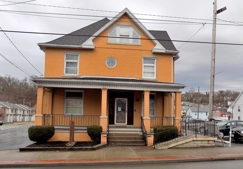 505 N Pittsburgh St, Connellsville, PA 15425