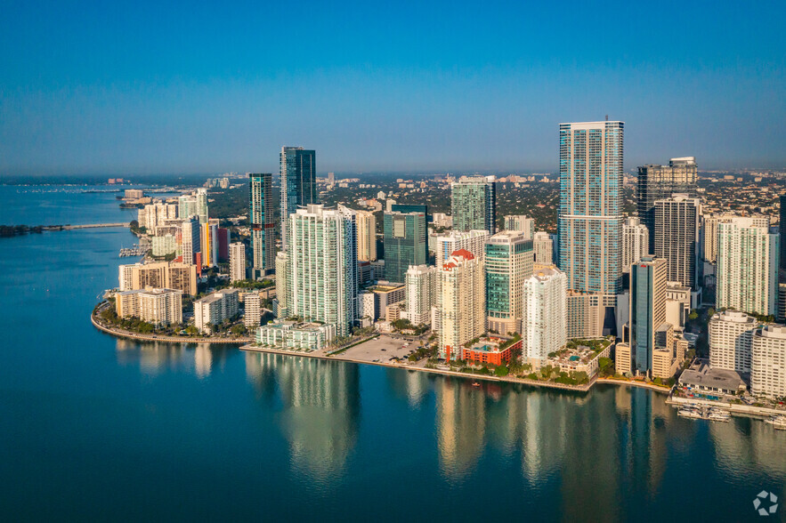 1111 Brickell Ave, Miami, FL for lease - Aerial - Image 3 of 15