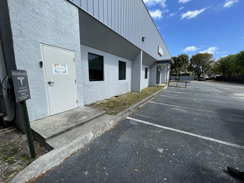 3413 SW 14th St, Deerfield Beach, FL for lease - Building Photo - Image 2 of 18