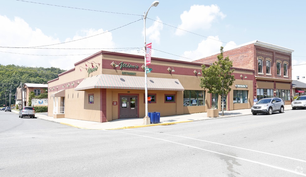 1328-1332 Graham Ave, Windber, PA for sale - Primary Photo - Image 1 of 2