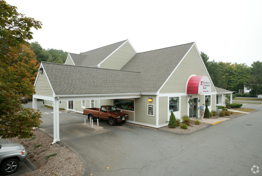 33 Hartford Ave, Granby, CT for lease - Building Photo - Image 3 of 4