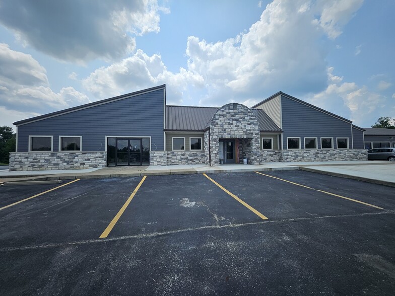 11400 Veterans Memorial Pky, Lake Saint Louis, MO for lease - Building Photo - Image 3 of 5