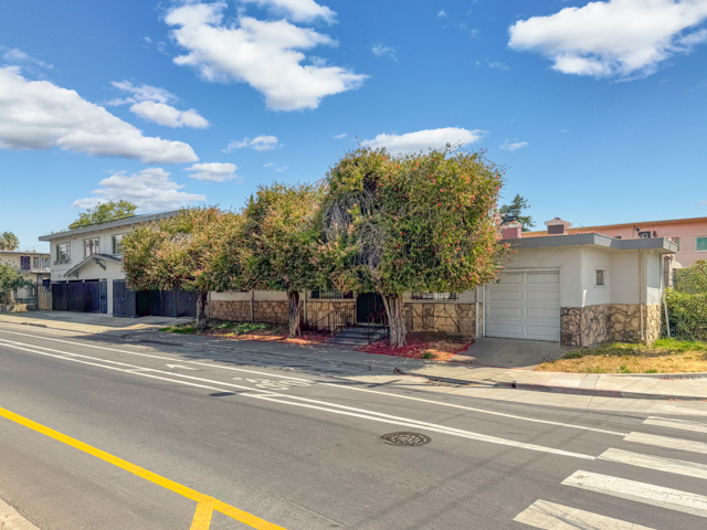 9326 Bancroft Ave, Oakland, CA for sale - Building Photo - Image 1 of 1