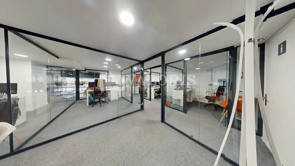 Office in Lyon for lease Interior Photo- Image 1 of 12