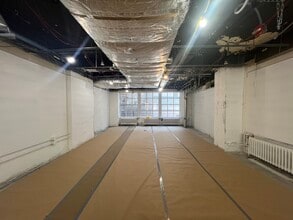 16 E 52nd St, New York, NY for lease Interior Photo- Image 2 of 7