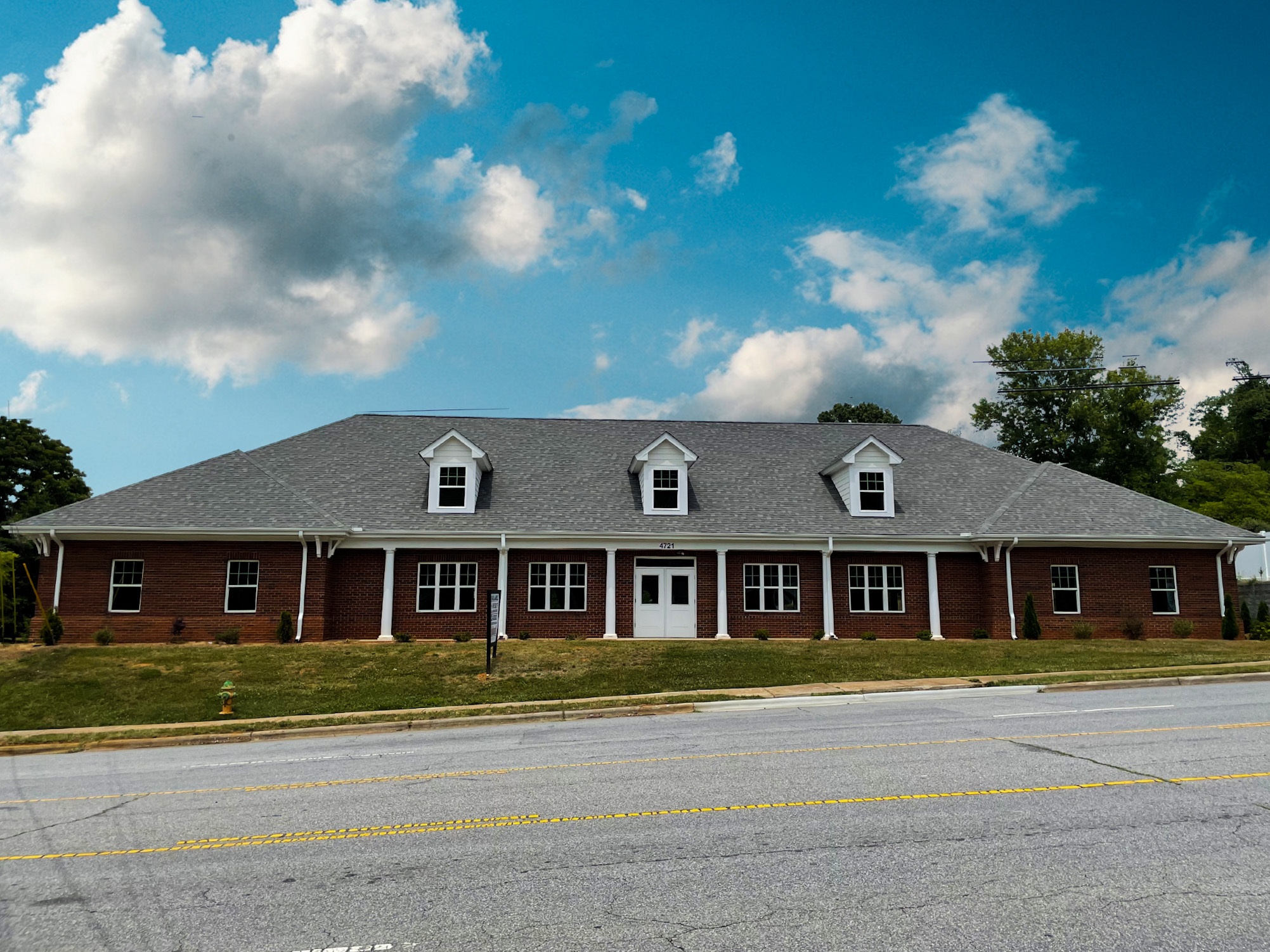 4721 Country Club Rd, Winston-Salem, NC for lease Building Photo- Image 1 of 4