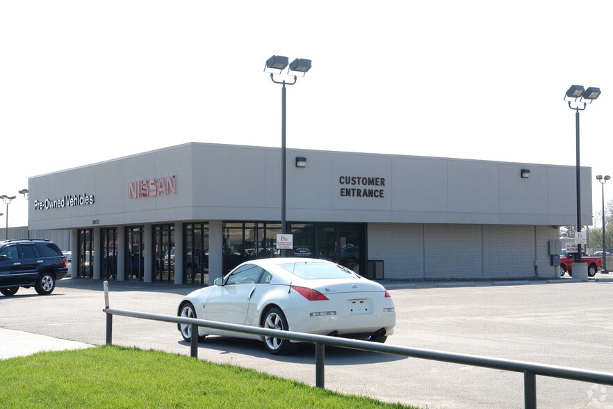 5927 W Kellogg Dr, Wichita, KS 67209